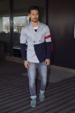 Tiger Shroff Spotted At Nadiadwala Office Promoting Baaghi 2 on 21st March 2018 (17)_5ab3441801dde.JPG