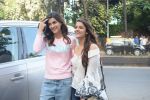 Kriti Sanon And Nupur Sanon Spotted At Juhu For Shoot Of Miss Malini Show on 23rd March 2018 (14)_5ab5ef481fa4b.JPG
