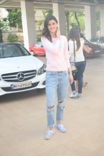 Kriti Sanon spotted At Juhu For Shoot Of Miss Malini Show on 23rd March 2018 (35)_5ab5f016a1bdf.JPG