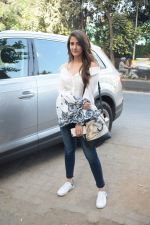 Nupur Sanon Spotted At Juhu For Shoot Of Miss Malini Show on 23rd March 2018 (25)_5ab5ef49c4f1a.JPG