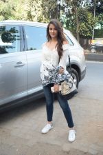 Nupur Sanon Spotted At Juhu For Shoot Of Miss Malini Show on 23rd March 2018 (27)_5ab5ef4d4b46e.JPG