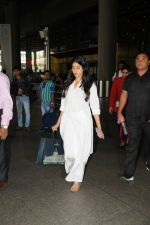 Janhvi Kapoor Spotted At Airport on 27th March 2018 (29)_5abb553698a34.JPG
