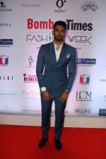 Upen Patel at Bombay Times Fashion Week in Mumbai on 30th March 2018  (13)_5abf42fcce951.jpg