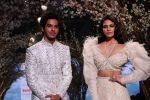 Ishan Khattar, Malavika Mohanan Showstopper For Designer Falguni and Shane Peacock At Bombay Times Fashion Week on 1st April 2018 (20)_5ac24cd0670b8.JPG