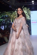 Yami Gautam Showstopper For Designer Kalki At Bombay Times Fashion Week on 1st April 2018 (12)_5ac2468482ca6.JPG