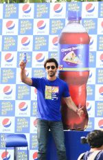 Ranbir Kapoor Launches The New Pepsi Campaign _Kyun Sookhe Sookhe Hi_ on 6th April 2018 (42)_5ac9920e4df7a.jpg