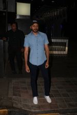 Riteish Deshmukh Spotted At A Restaurant In Bandra on 6th April 2018 (5)_5ac9a7823fd72.jpeg