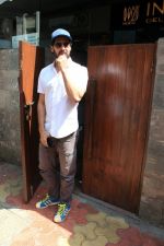 Dino Morea spotted at Indigo in bandra on 12th April 2018 (2)_5ad0543d42721.JPG
