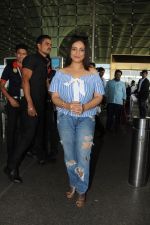 Divya Dutta Spotted At Airport on 13th April 2018 (5)_5ad1b6adc891c.jpg