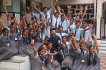 Arjun Kapoor, ambassador for Gender Equality of Girl Rising India Foundation shooting a campaign with 40 kids at Air India Modern School Kalina on 17th April 2018 (5)_5adf2dc1a2dac.JPG