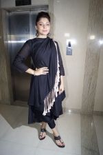 Kanika Kapoor at the launch of First Ever Devotional Song Ik Onkar on 17th April 2018 (5)_5adf2eda97de6.JPG