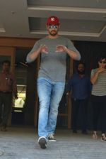 Sidharth Malhotra spotted at bandra (3)_5adebba328ebb.jpg