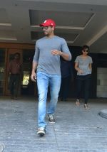 Sidharth Malhotra spotted at bandra (6)_5adebbac0d2c1.jpg