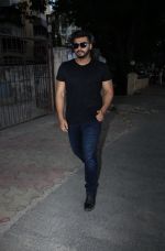Arjun Kapoor spotted at Shoojit Sircar_s office in bandra on 19th April 2018 (1)_5ae0212ceaff1.jpg