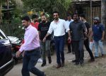 Ranbir Kapoor Spotted At Versova Andheri on 18th April 2018 (2)_5ae016891a922.jpeg