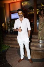 Sikander Kher attend a wedding reception at The Club andheri in mumbai on 22nd April 2018  (12)_5ae074d85ddff.jpg