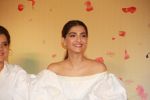 Sonam Kapoor at the Trailer launch of film Veere Di Wedding in pvr juhu, mumbai on 25th April 2018 (16)_5ae160dcde522.JPG