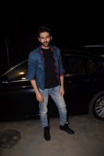 Kartik Aaryan snapped at Grandmama�s All Day Cafe on 28th April 2018 (3)_5ae567a024393.JPG