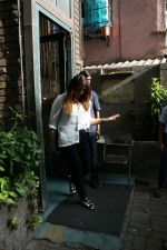 Huma Qureshi spotted at Pali village Cafe in bandra on 30th April 2018 (12)_5ae819c21f999.JPG