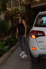 Daisy Shah spotted at sunny sound studio in juhu, mumbai on 5th May 2018 (5)_5af05f55404bd.JPG