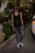 Daisy Shah spotted at sunny sound studio in juhu, mumbai on 5th May 2018 (8)_5af05f5a00c40.JPG