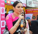 Tamannaah at the launch of B New Mobile Store in Proddatu on 5th May 2018 (49)_5af06a968d0f6.jpg