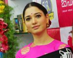 Tamannaah at the launch of B New Mobile Store in Proddatu on 5th May 2018 (58)_5af06b1b8cc6d.jpg