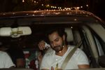 Varun Dhawan, Jacqueline Fernandez spotted at Anil Kapoor_s house in juhu, mumbai on 5th May 2018 (99)_5af05e7a2344d.JPG