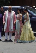 Janhvi Kapoor, Khushi Kapoor, Boney Kapoor at Sonam Kapoor Anand Ahuja_s wedding in rockdale bandra on 8th May 2018 (17)_5af18bae20edb.jpeg