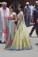 Janhvi Kapoor, Khushi Kapoor, Boney Kapoor at Sonam Kapoor Anand Ahuja_s wedding in rockdale bandra on 8th May 2018 (19)_5af18bb187d3f.jpeg