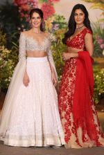 Katrina Kaif, Isabella Kaif at Sonam Kapoor and Anand Ahuja_s Wedding Reception on 8th May 2018 (298)_5af42389cc08a.JPG