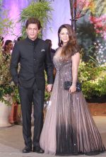 Shah Rukh Khan, Gauri Khan at Sonam Kapoor and Anand Ahuja_s Wedding Reception on 8th May 2018 (109)_5af442a1a0761.jpg