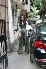  Diana Penty spotted at Bandra on 15th May 2018 (4)_5afbe1d87cffc.JPG