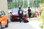 Shahid Kapoor spotted at gym in bandra on 15th May 2018 (2)_5afbd859d08be.JPG