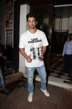 Sushant Singh Rajput at Wrapup party of film Stree at Bastian in bandra on 16th May 2018 (75)_5afeacb2ca8e5.JPG