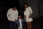 Shilpa Shetty, Raj Kundra & Viaan snapped as they go out for dinner on Viaan_s birthday at juhu on 20th May 2018(20)_5b053ef22b11f.JPG