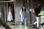 Alia Bhatt Spotted At Kromakey Juhu on 29th May 2018 (6)_5b0d777b6c835.jpg