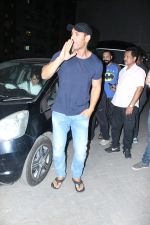 John Abraham spotted at mehebub studio bandra on 29th May2018 (1)_5b0e4d40122f0.jpg