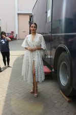 swara Bhaskar spotted at Mehboob Studio bandra on 29th May 2018 (11)_5b0e2171bbcad.JPG