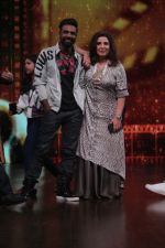 Farah Khan, Remo D Souza Promote Race 3 Film On Sets Of Dance India Dance Li_l Masters on 4th June 2018 (18)_5b162f6dd13b3.JPG