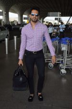 Upen Patel Spotted At Airport on 4th June 2018 (8)_5b162eec49a67.JPG