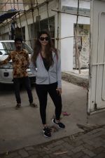 Daisy Shah Spotted At Sunny Sound Juhu on 6th June 2018 (3)_5b18d407a9895.JPG
