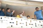 Salman khan waves to the fans on Eid from his home in bandra on 16th June 2018 (5)_5b275847a8308.JPG