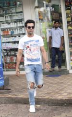 Rajkummar Rao spotted at juhu on 18th June 2018 (3)_5b28a4dbd1ce0.jpg