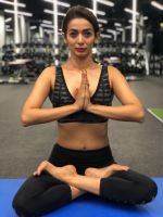 Heena Panchal Celebrates International Yoga Day on 21st June 2018 (14)_5b2bb40a40c84.jpeg
