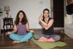 Surveen Chawla doing yoga on the eve of World Yoga Day at her andheri house on 20th June 2018 (19)_5b2b43c1b19b3.JPG