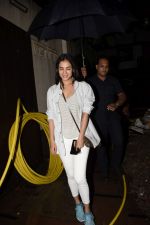 Sonal Chauhan spotted at juhu on 23rd June 2018 (9)_5b2f9057211ab.JPG