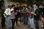 Arjun Kapoor birthday cake cutting at his juhu residence on 26th June 2018 (33)_5b3313ed7ae1b.jpg