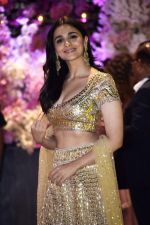 Alia Bhatt at Akash Ambani & Shloka Mehta engagement at Antilia in mumbai on 30th June 2018 (103)_5b38e46c3a5a6.jpg