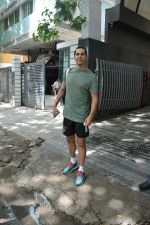 Dino Morea spotted at bandra on 30th June 2018 (4)_5b38d7b528e3a.JPG